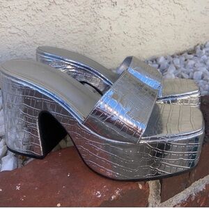 SILVER METALLIC CHUNKY PLATFORMS SLIDES SANDALS HEELS MIRROR BALL DISCO PLEASER